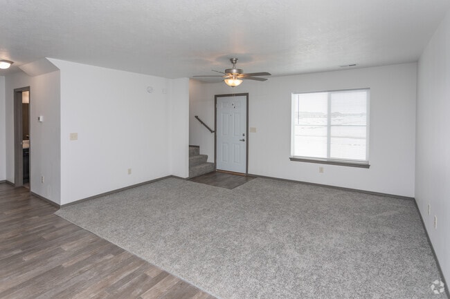 3BR, 2.5BA - 1,349SF - Creekside Commons