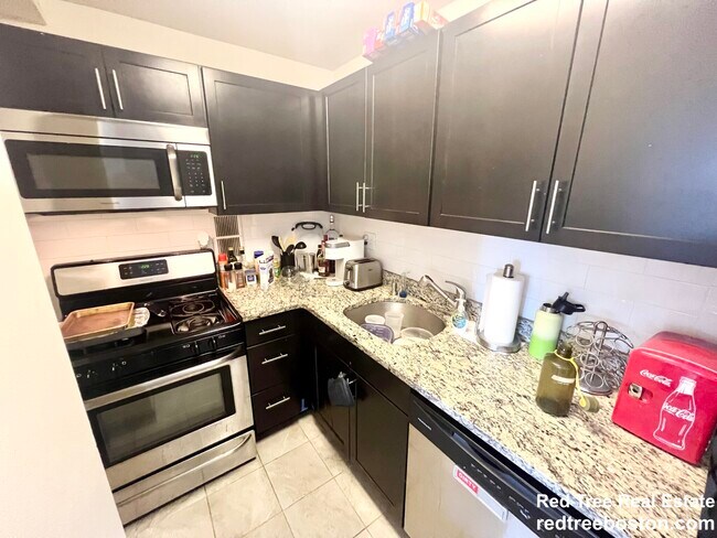 175 Freeman St Unit 804