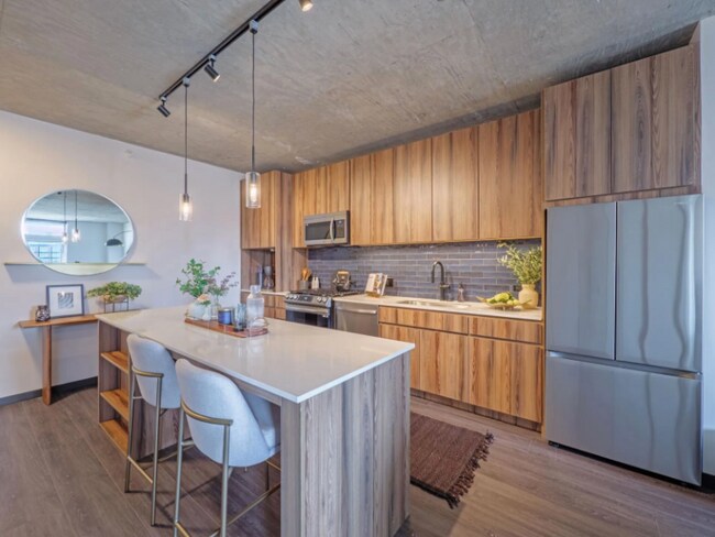 Photo - 1645 W Ogden Ave Unidad 659