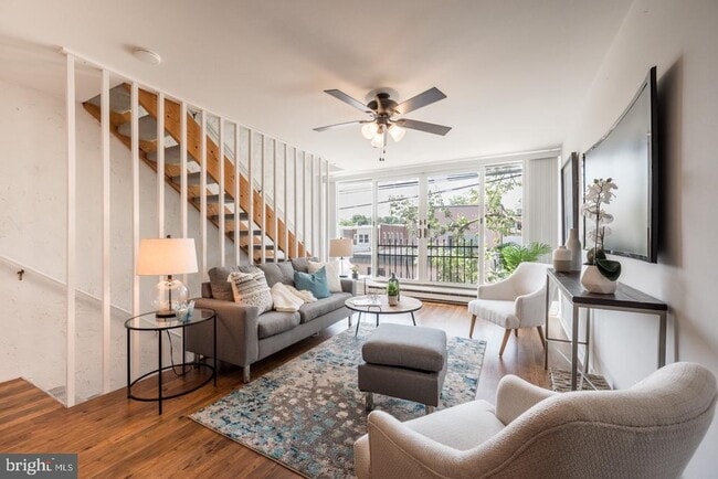 Photo - 123 E Baker St