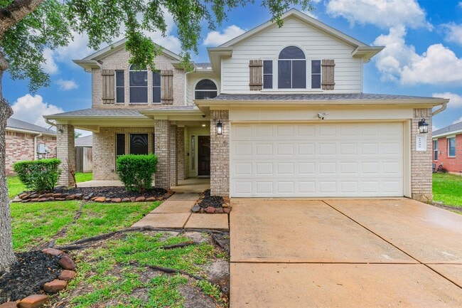 Building Photo - 15506 Anton Dr