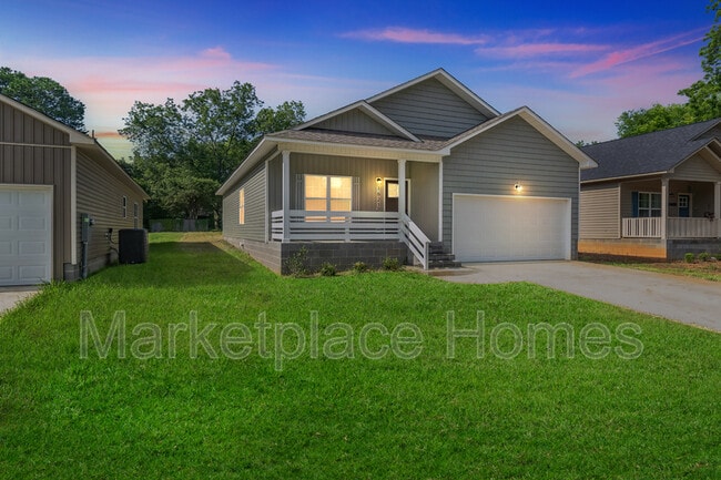 Photo - 1621 North St SE