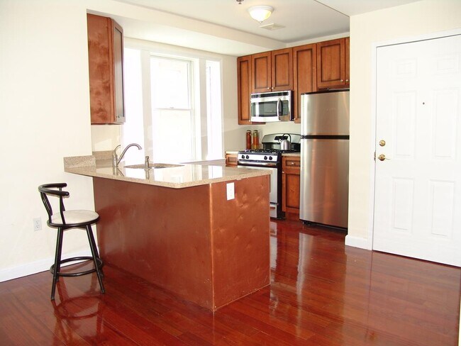 Building Photo - 620 38th St Unit 901