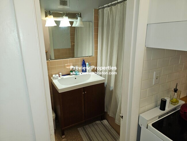 922 Beacon St Unit 23P