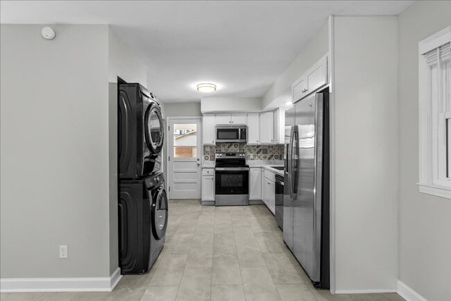 Photo - Lovely 3 Bedroom / 2 Bathroom Renovated Ranch Home for Rent