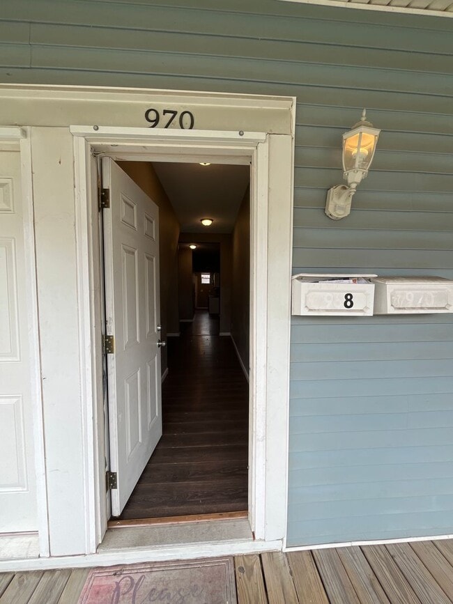 Photo - 968-970 Wilson Avenue Unidad 970