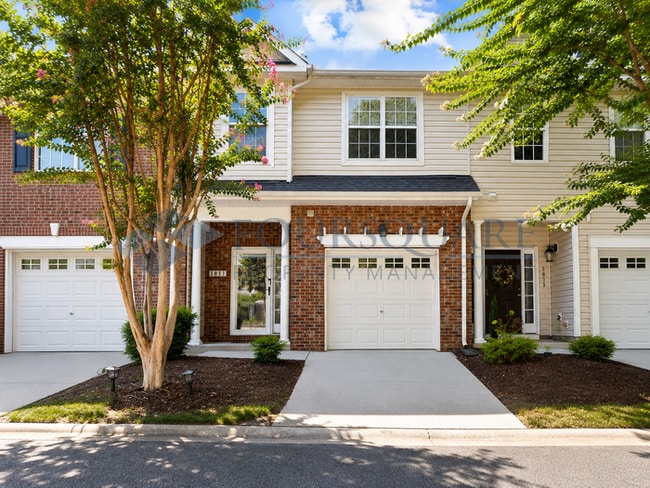 Building Photo - Lovely 3-Bedroom Townhome with Fireplace, Back Patio & Community Amenities Included! Convenient ...