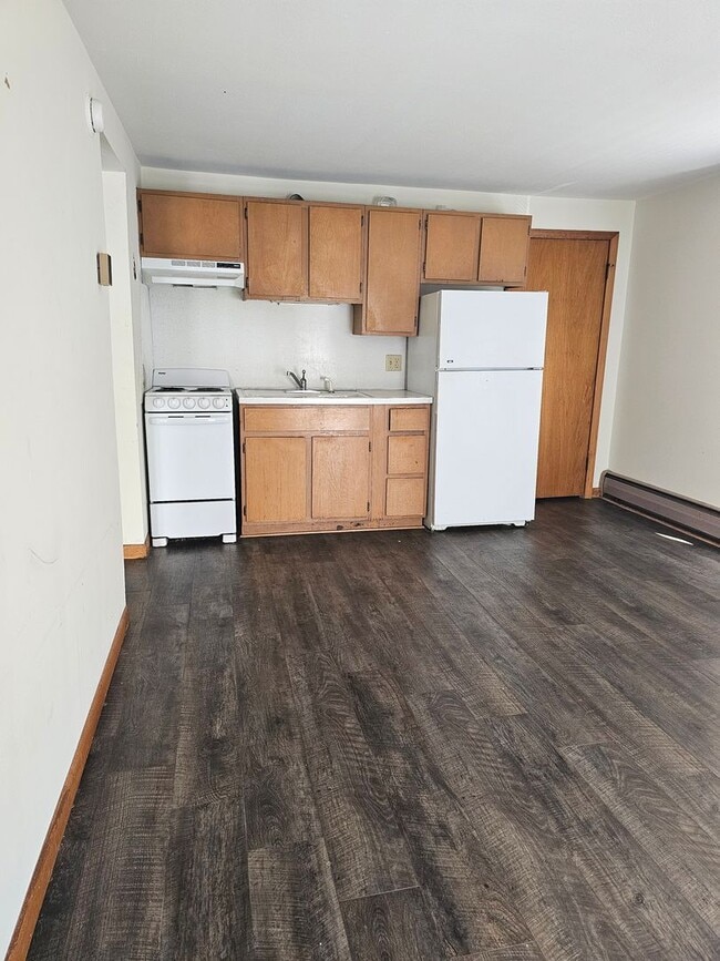 Photo - E. Court Street Duplex Unidad 327 E Court Upper (B/2)