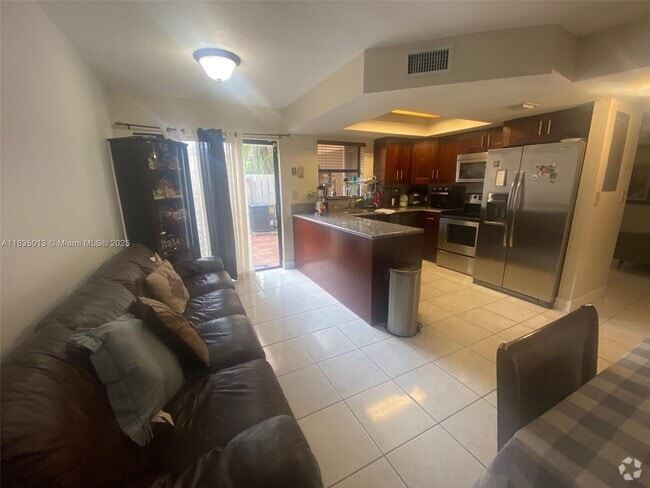 Building Photo - 11800 SW 80th St Rental