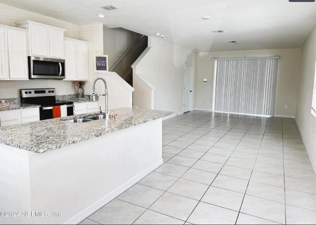 Photo - 608 Yellow Oaks Ln