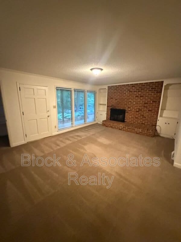 Photo - 629 Mountain Rd Unit Apt. B