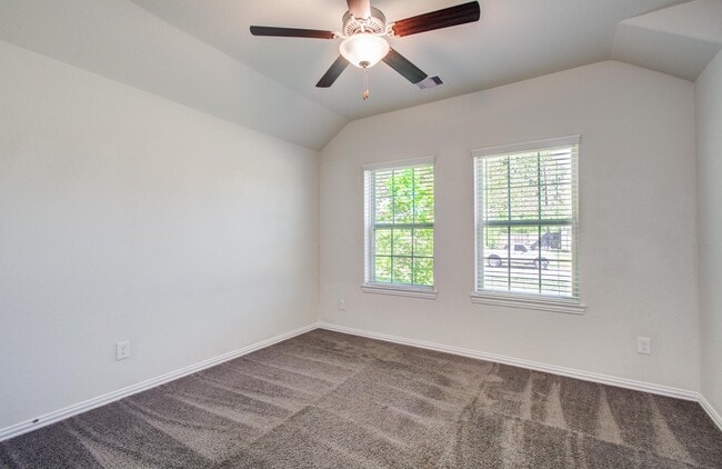 Photo - 1011 Veer Dr