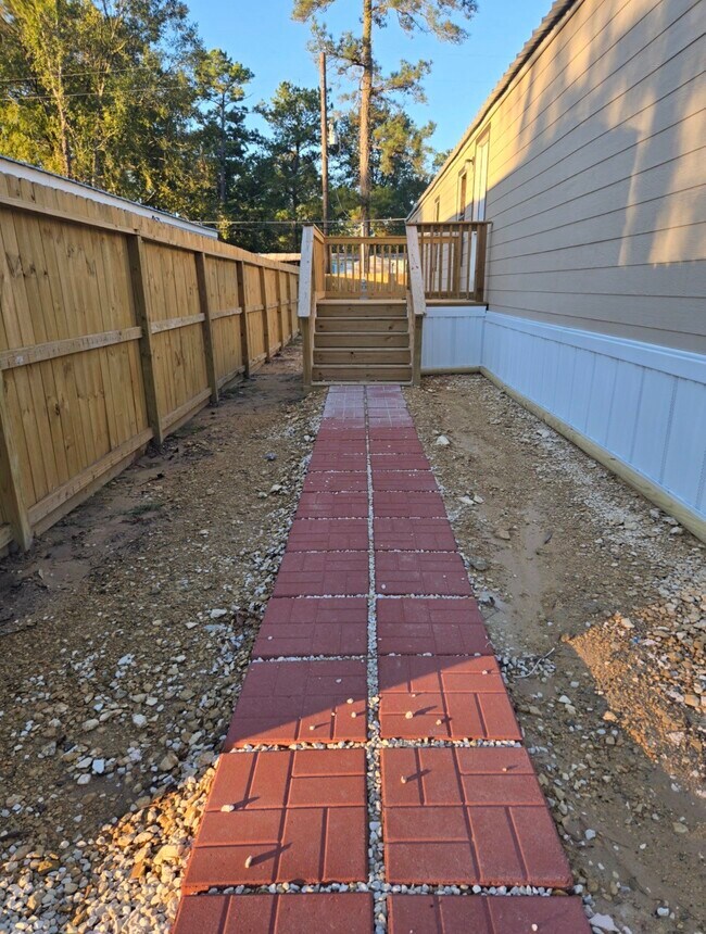 21205 Brazos Dr