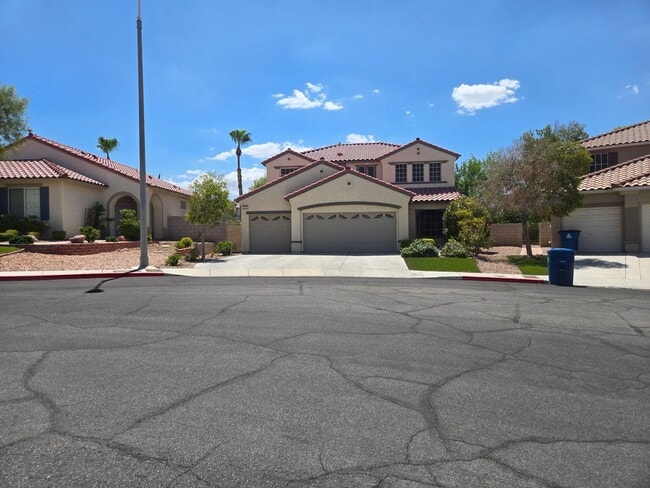 Building Photo - A Fabulous 3 Bedroom Home in Seven Hills