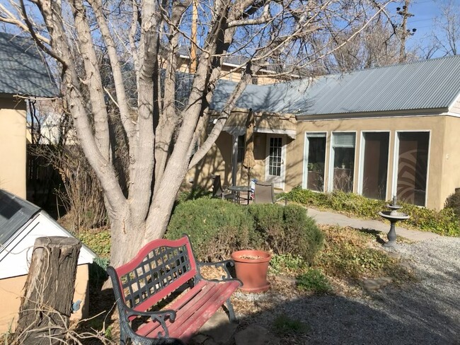 Photo - 718 Mountain Rd NW Unit B