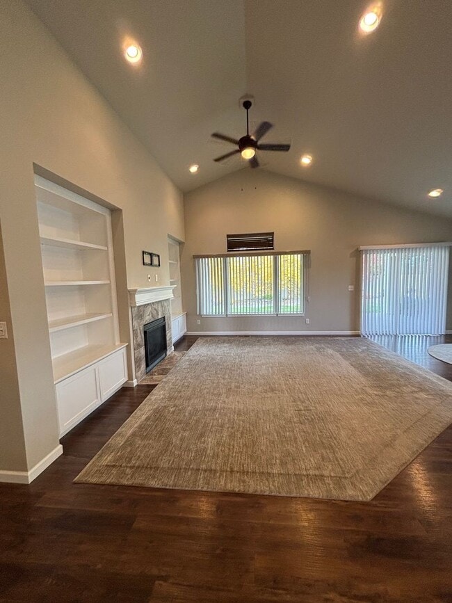 Photo - Beautiful 4-Bedroom, 3-Bathroom Home with ...