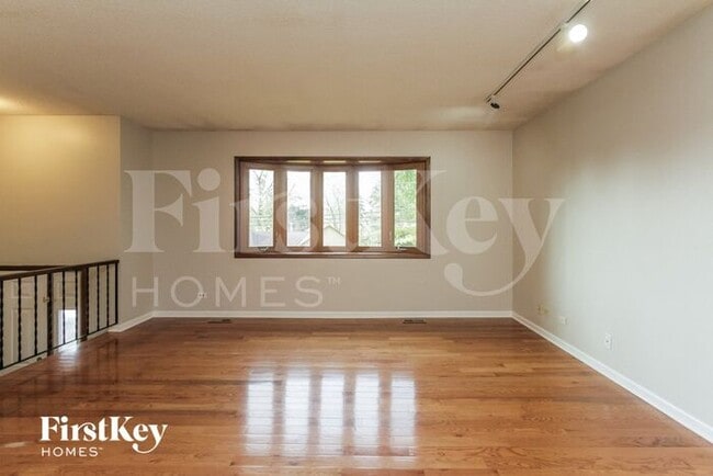 Photo - 325 Ramble Rd