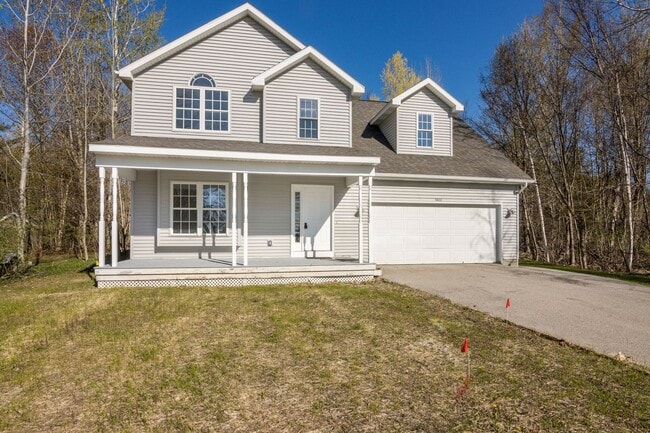 Building Photo - Charming 3+ Bedroom Cape Cod with Water View – Between Traverse City & Suttons Bay