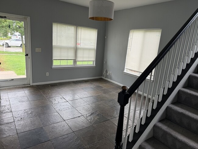 Photo - 384 Reston Cir