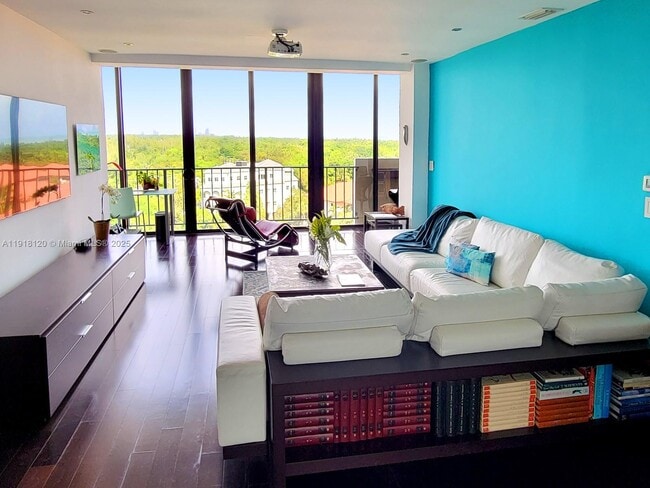 Photo - 77 Crandon Blvd Unit 10A