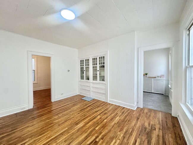 Building Photo - 130 5th Ave Unit #3