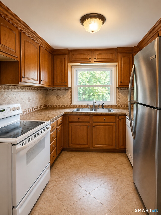 Photo - 22 Leaf Ave Unit 2nd Floor