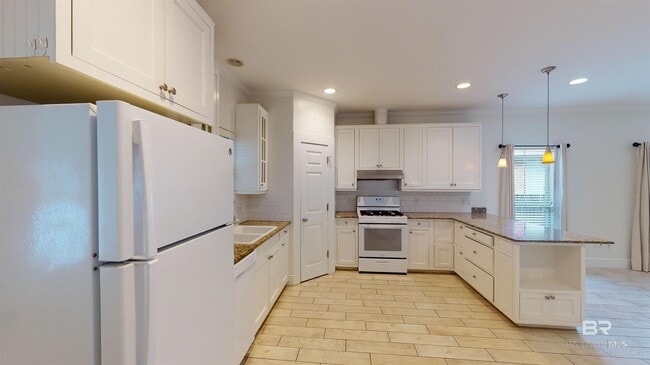 Photo - 6052 Magnolia Pl E