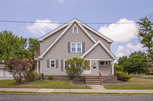 Building Photo - 912 Cambridge Rd Unit B