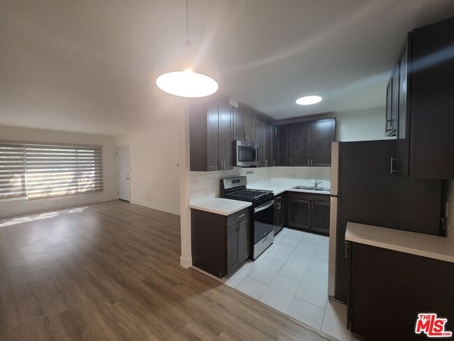 Building Photo - 1224 N Fairfax Ave Unit 2