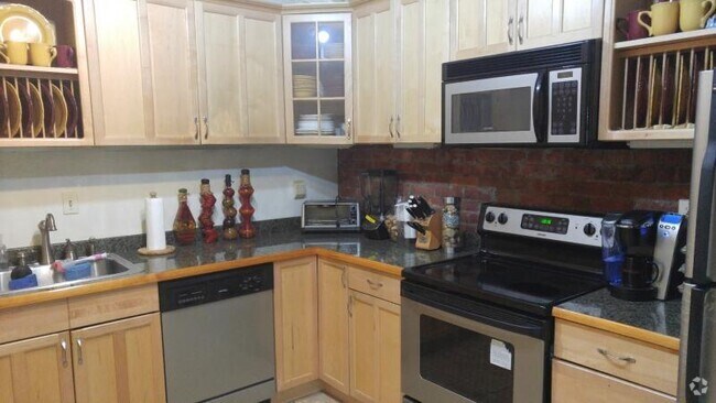 Building Photo - 1408 Commonwealth Ave Unit 7 Rental