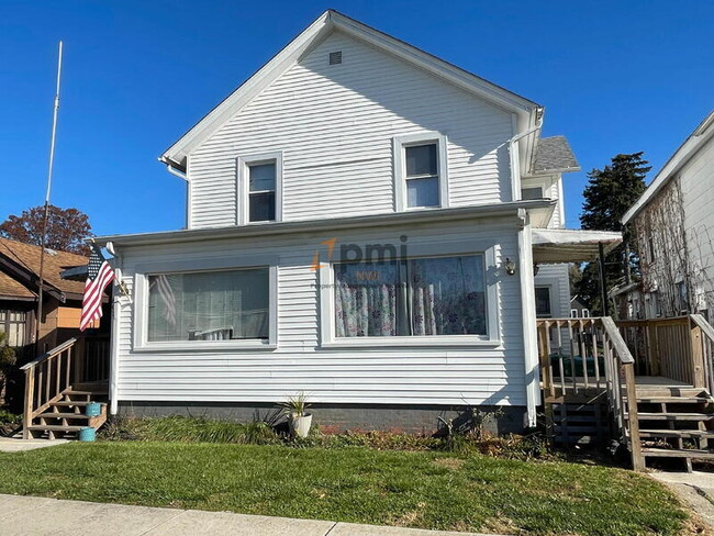 Building Photo - 807 Rose St Unit 807 1/2 Rose