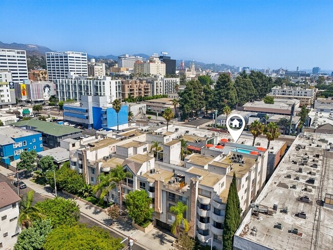 Photo - Regency Detroit Apartments