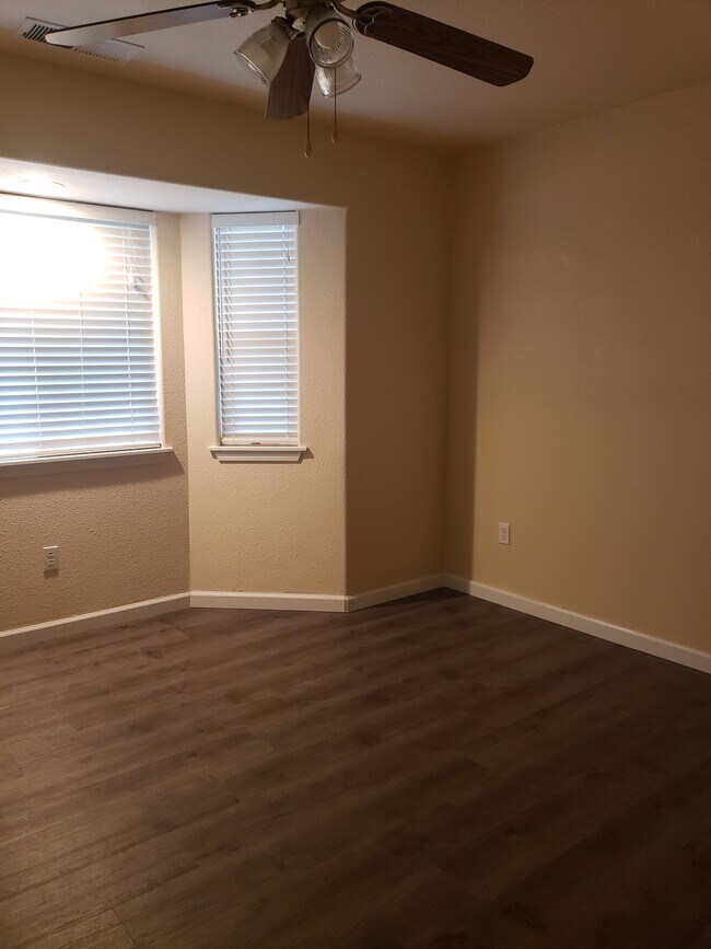 Photo - 5286 Royal Oaks Dr