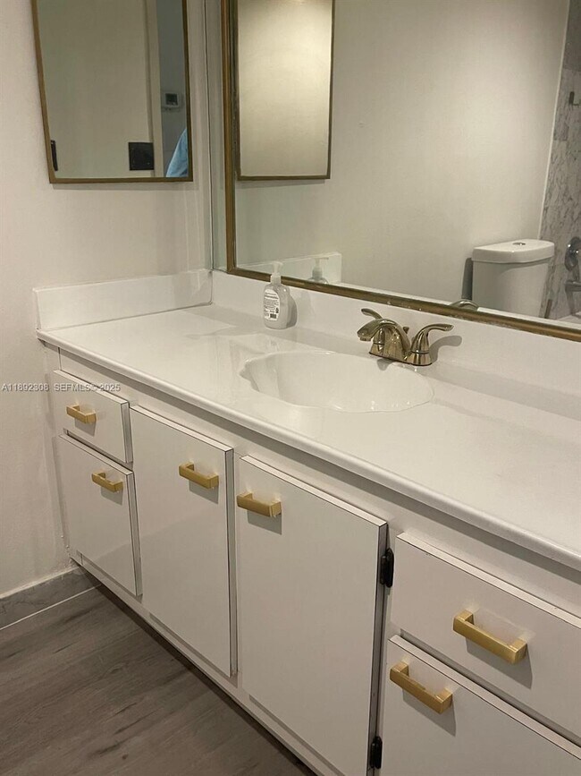 Photo - 555 NE 15th St Unit 416