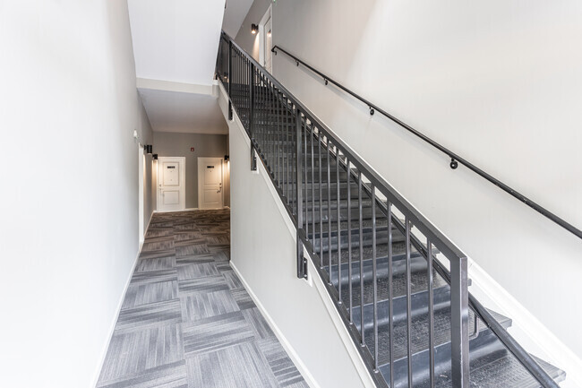2BR, 2BA - Hallway - St. James Place Apartments