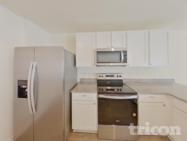 Photo - 1079 Crescent Moon Lp