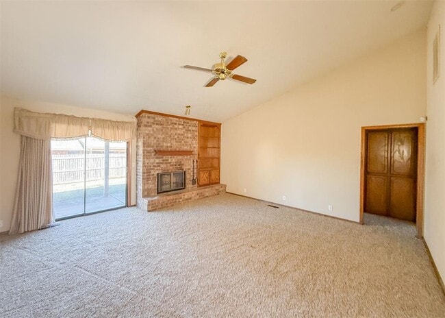 Photo - 2205 Shamrock Dr