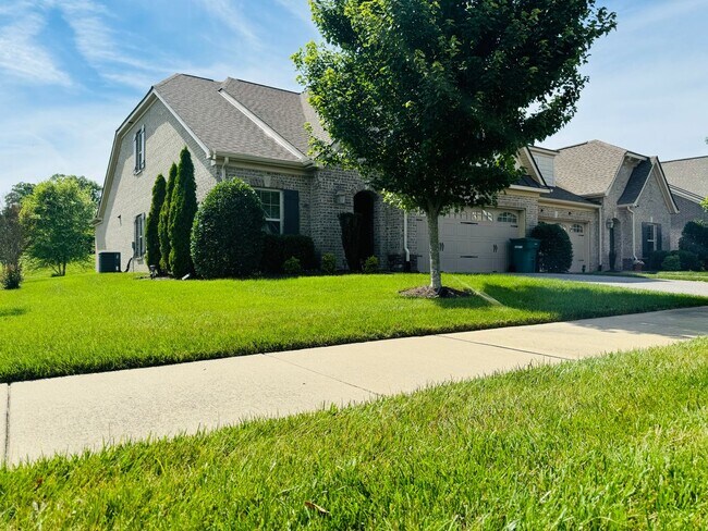 Photo - 2-Level Condo in Five Oaks of Lebanon