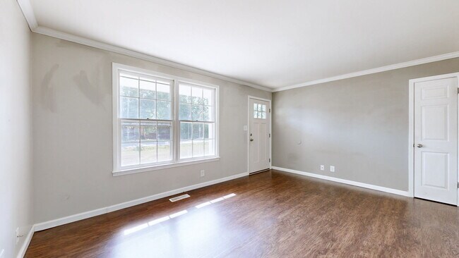 Photo - 3414 Pembroke Rd