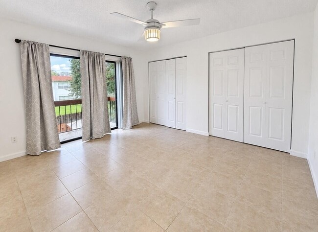 4039 Palm Bay Cir