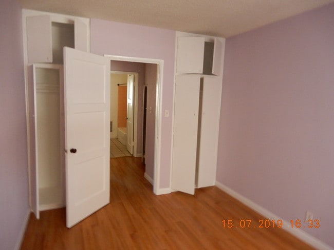 Photo - 731 W Hyde Park Blvd Unit 2