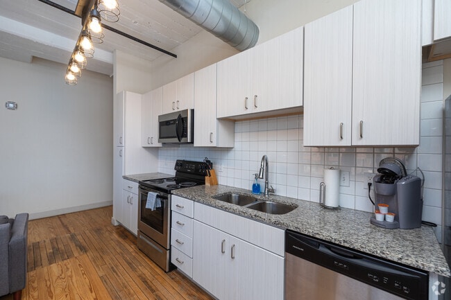 Studio - 543SF - Kitchen - The Shelby