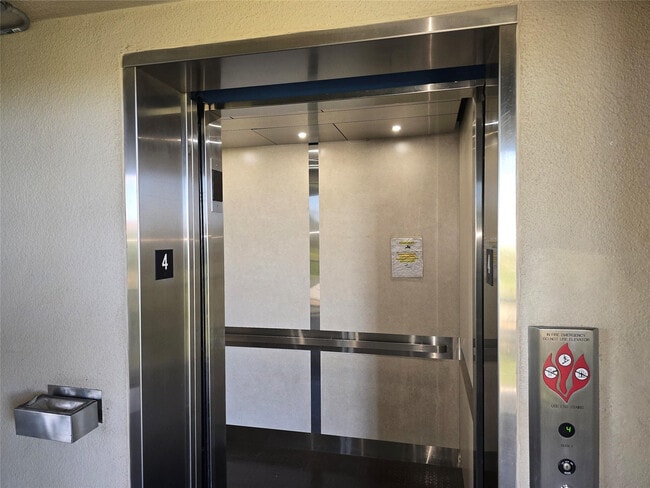 Photo - 550 SW 138th Ave Unit K402