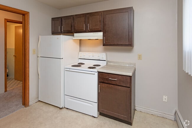 2BR, 1BA - 750SF