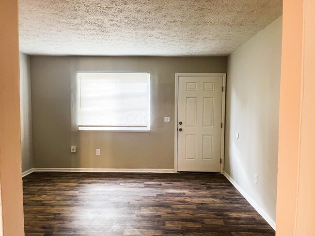 Building Photo - 2885 Atwood Terrace Unit 2887 Rental