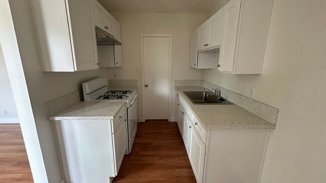 Photo - 632 W 9th St Unidad 3