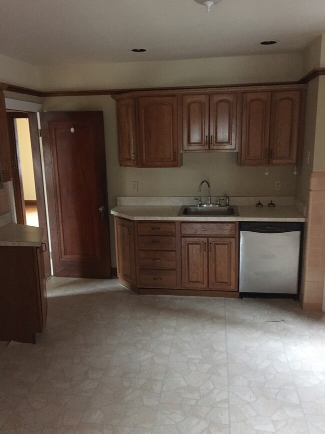Photo - 3172 Mozart Ave