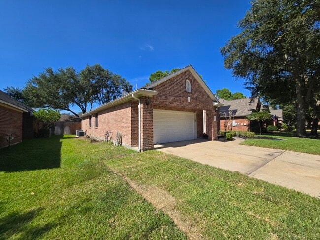 Building Photo - 18631 Mosshill Estates Ln