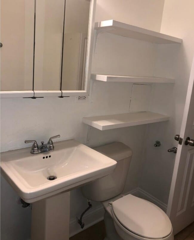 Building Photo - 1231 Clinton Ave Unit 1 Rental