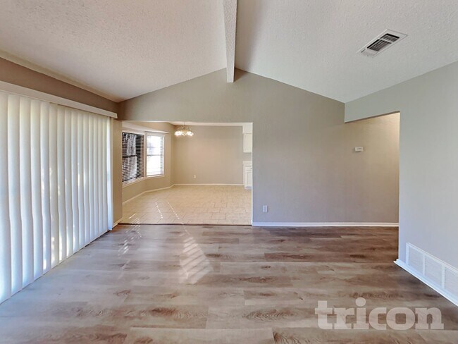 Photo - 3029 Meadowmoor St